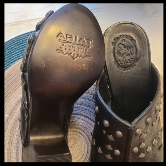 Ariat Mules - Picture 4 of 6
